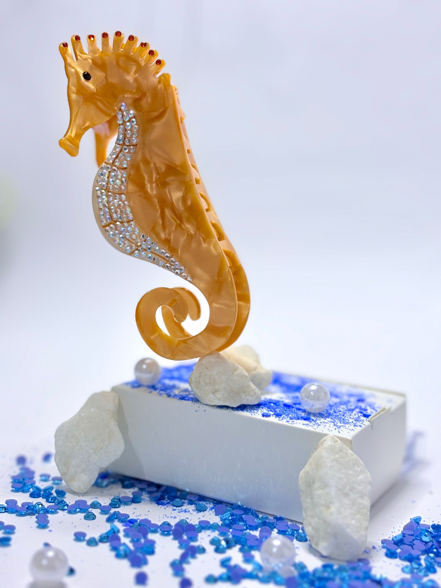 Pinza golden coral seahorse